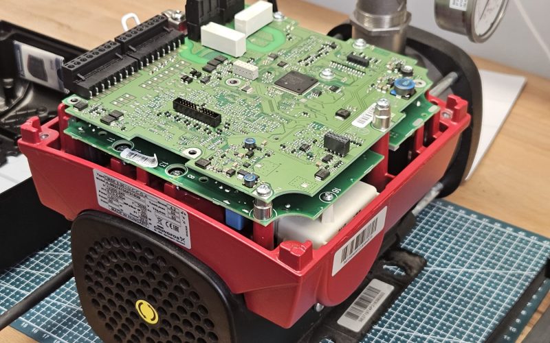 Reparatur der Steuerplatine einer Druckerhöhungspumpe